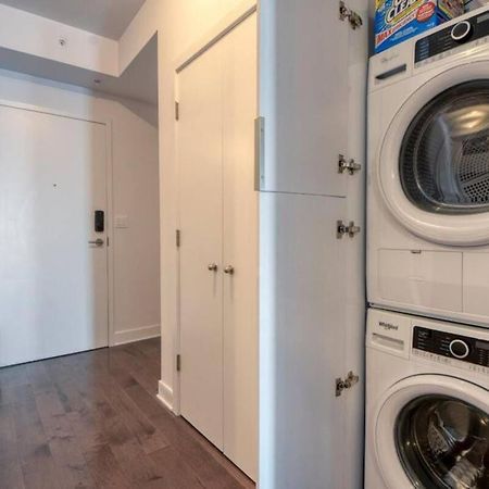2 Bedroom Condo In The Heart Of The City Montréal Buitenkant foto