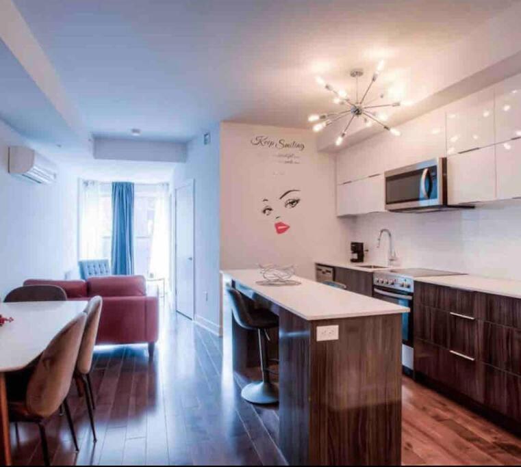 2 Bedroom Condo In The Heart Of The City Montréal Buitenkant foto
