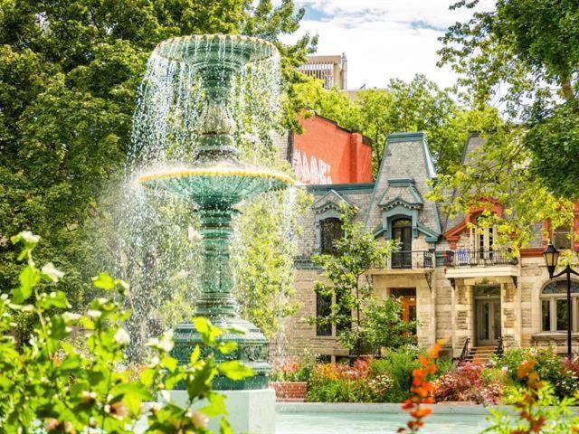 2 Bedroom Condo In The Heart Of The City Montréal Buitenkant foto